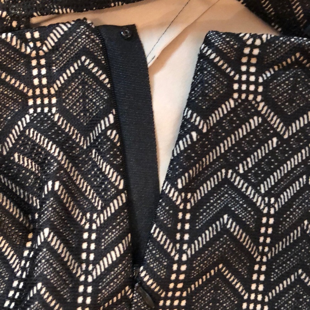💙Pattern Pencil Skirt - Picture 2 of 5